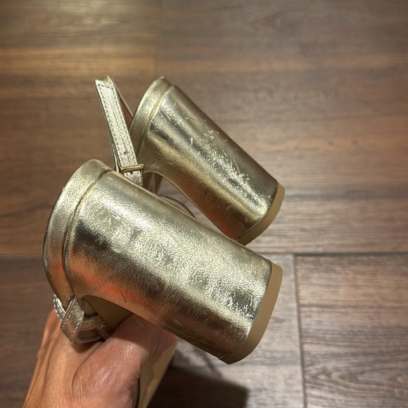 Ottod’Ame NWT Gold Strappy Sandal with Block Heel. - Picture 7 of 9